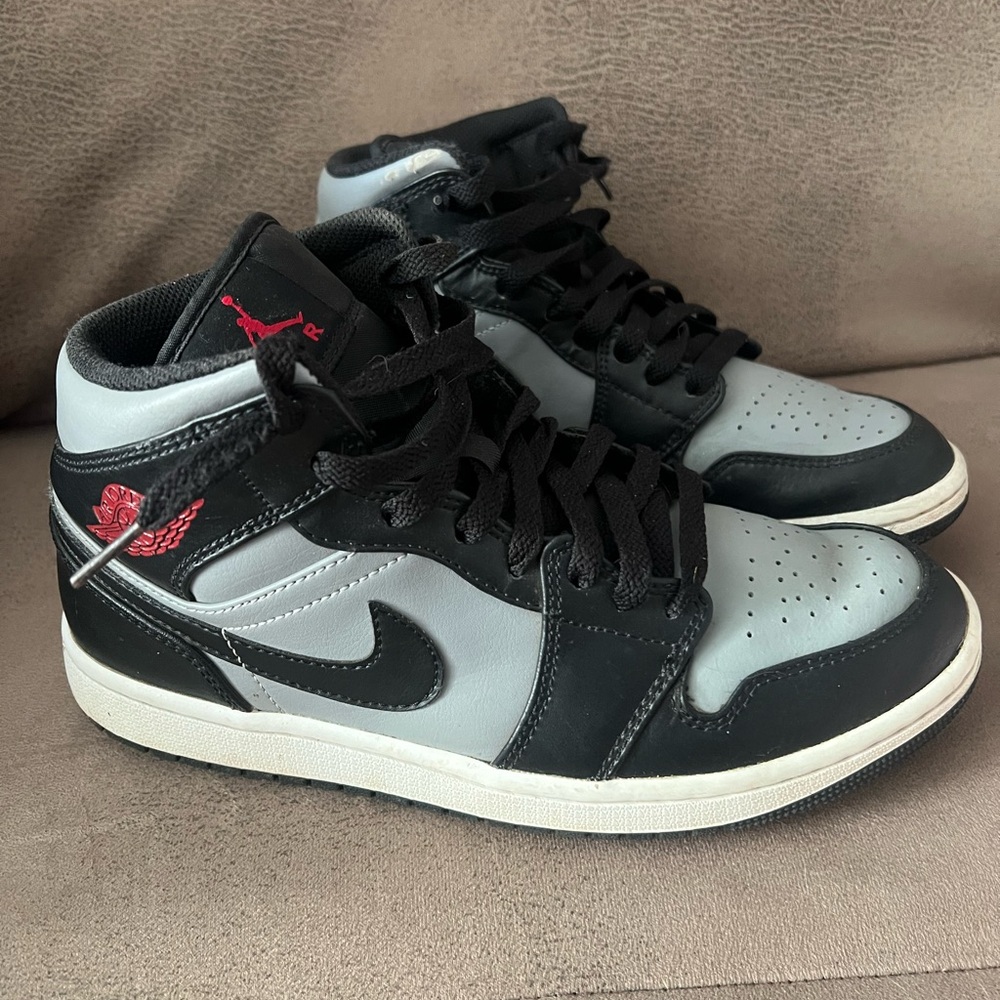 Jordan 1 mids Black and Light Gray Sneakers